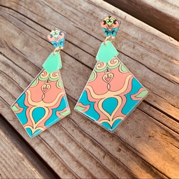 GORGEOUS African Acrylic Earrings With Gift Bag - Picture 3 of 5